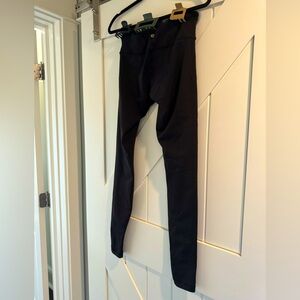 Size 6 Lulu Lemon wunder under leggings GUC minor pilling but tons of life left